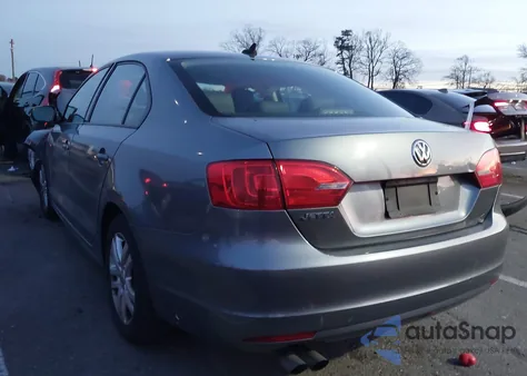 2014 Volkswagen Jetta 1.8T Se from USA, damaged, VIN 3VWD17AJ4EM225280